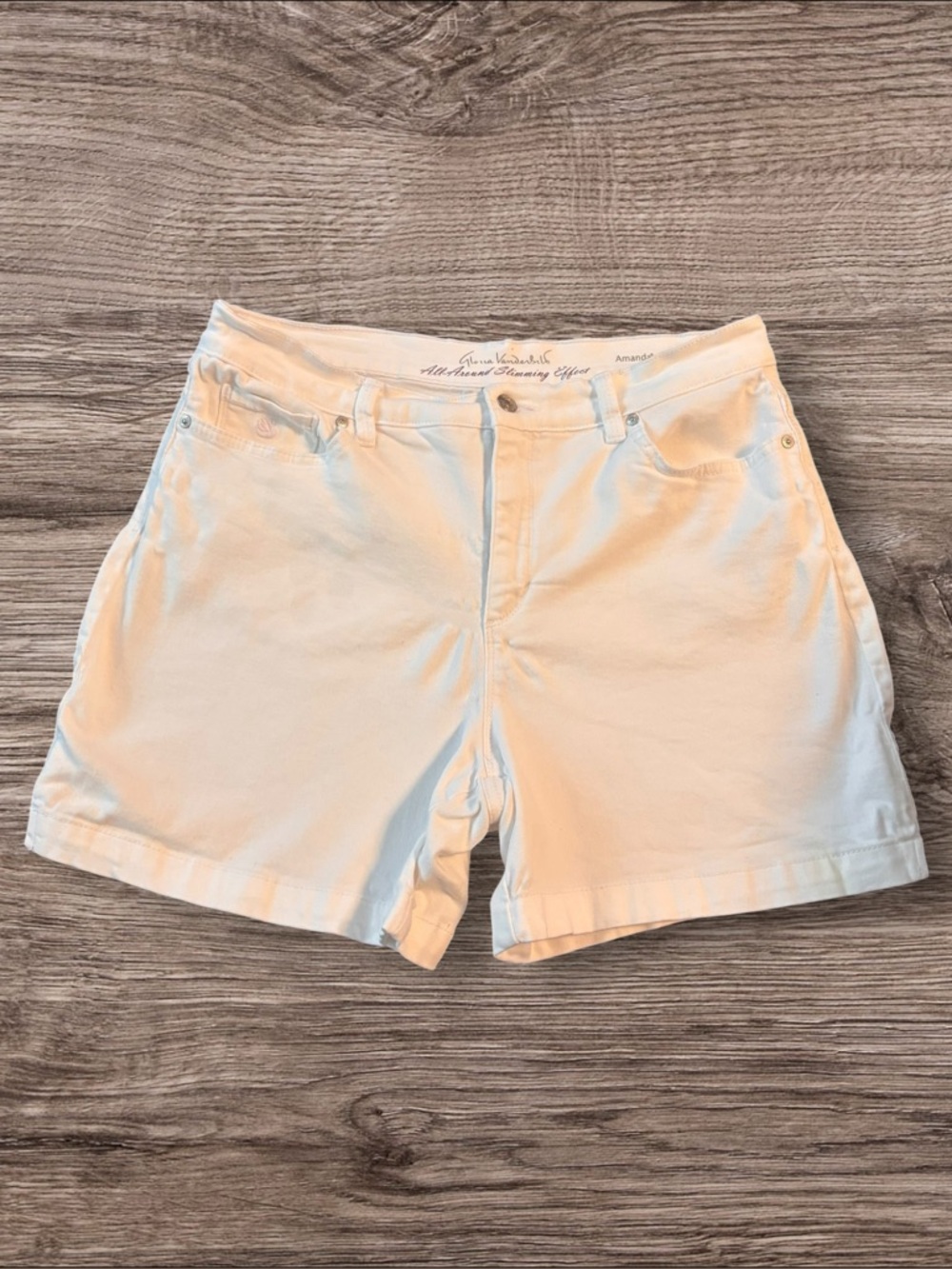 Gloria Vanderbilt White Shorts Size 12 Amanda All Around Slimming Effect